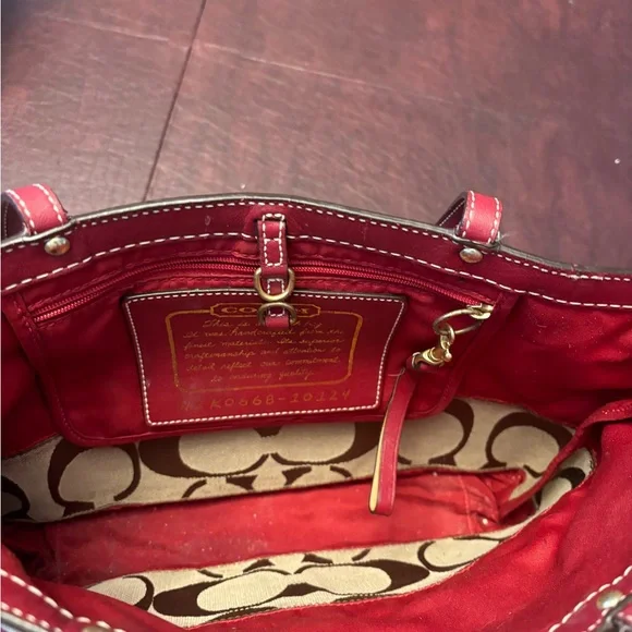Coach bag red and tan - Picture 2 of 2